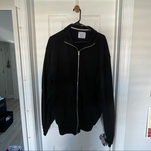 Black champion sweater size L